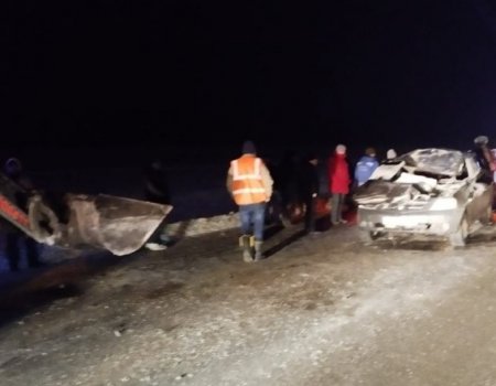 При столкновении с трактором в Башкирии погиб 62-летний мужчина