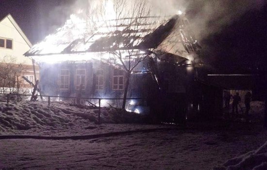 В Башкирии семья с пятью детьми едва не погибла в пожаре