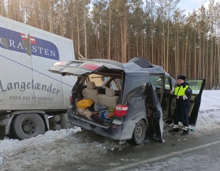 Скончался отец многодетной семьи из Уфы, автомобиль которой попал под фуру в Свердловской области