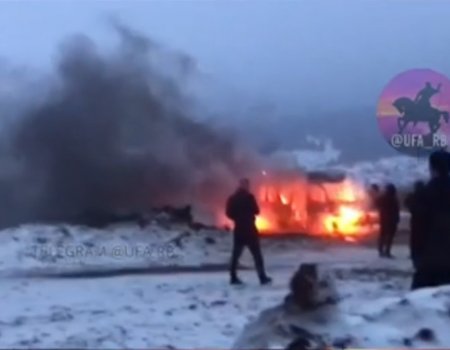 В Челябинской области сгорел автобус, который ехал в Уфу