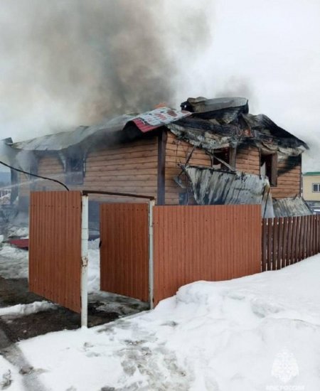 Многодетная семья в Башкирии едва не погибла в огне