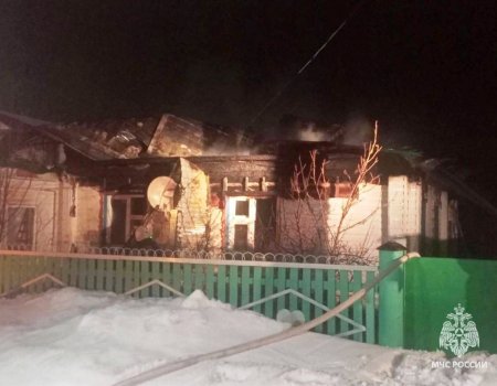 В сгоревшем бревенчатом доме в Башкирии пожарные обнаружили труп мужчины