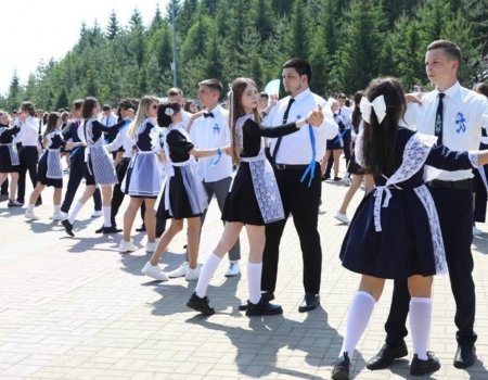 Уфимские выпускники школ 24 мая закружатся в гранд-вальсе