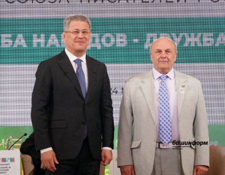 Радию Хабирову присвоено почётное звание «Губернатор литературной России»