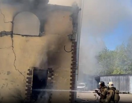 Крупный пожар в Башкирии: горит магазин пиротехники