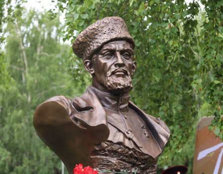 В Башкирии открыли бюст легендарному «Чёрному генералу» Даяну Мурзину