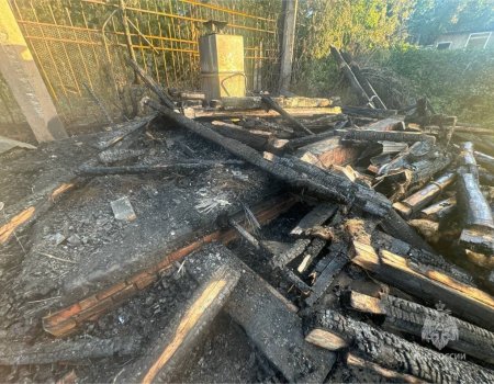 В результате пожара в садовом доме в Уфе погибла женщина