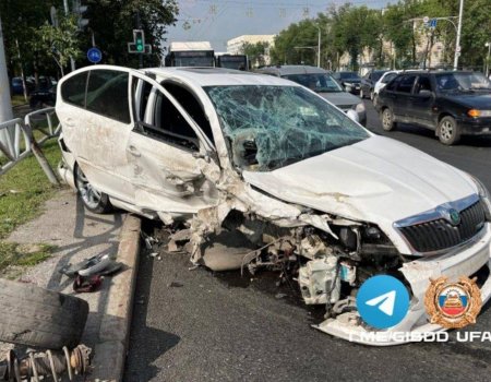 В Уфе из-за поломки в машине произошло серьезное встречное ДТП