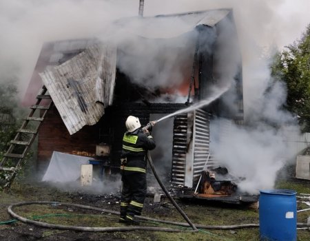 В Уфимском районе сгорел садовый домик