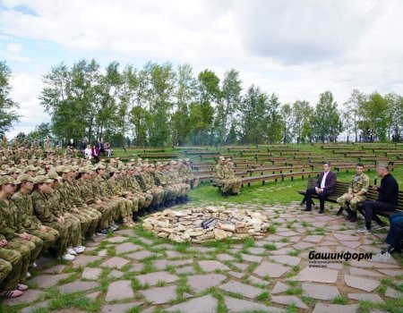 Глава Башкирии встретился с воспитанниками военно-патриотических клубов